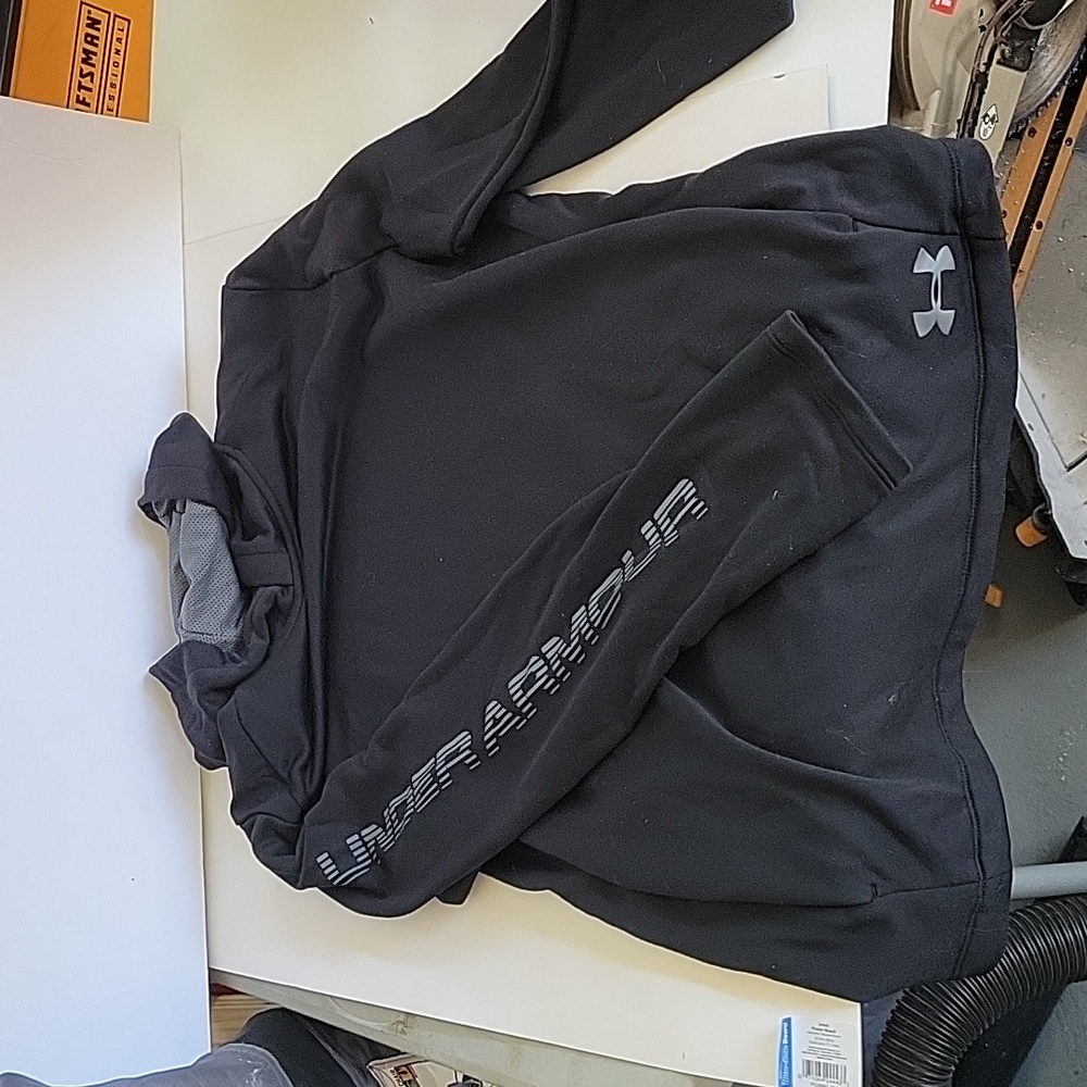 Under Armour coldgear black hoodie sweatshirt size medium